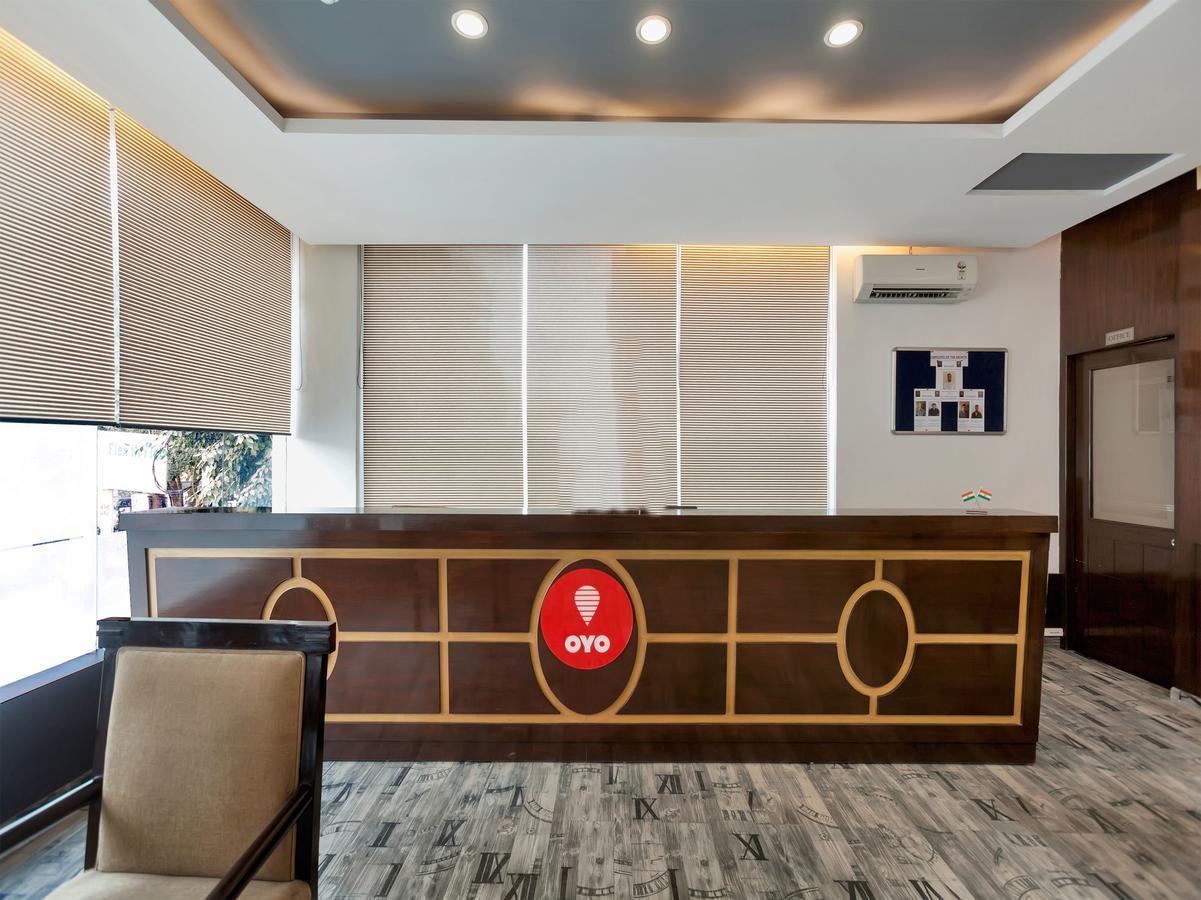 Oyo 9841 The Vivir 1 Hotel Ноида Екстериор снимка