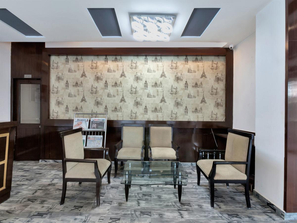 Oyo 9841 The Vivir 1 Hotel Ноида Екстериор снимка